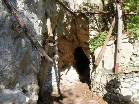 Παλαιοντολογία - Σπηλαιολογία στην Αλμωπία
