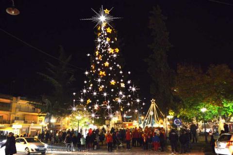 Άναμμα Χριστουγεννιάτικου δέντρου στα Γιαννιτσά
